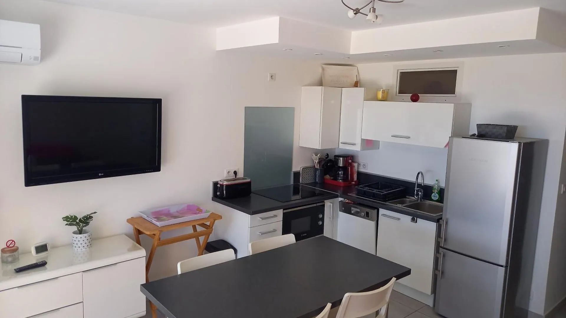 Bandol, T3, Les Pieds Dans L'Eau, Presqu'Ile Du Capelan Apartment 0*, Bandol France