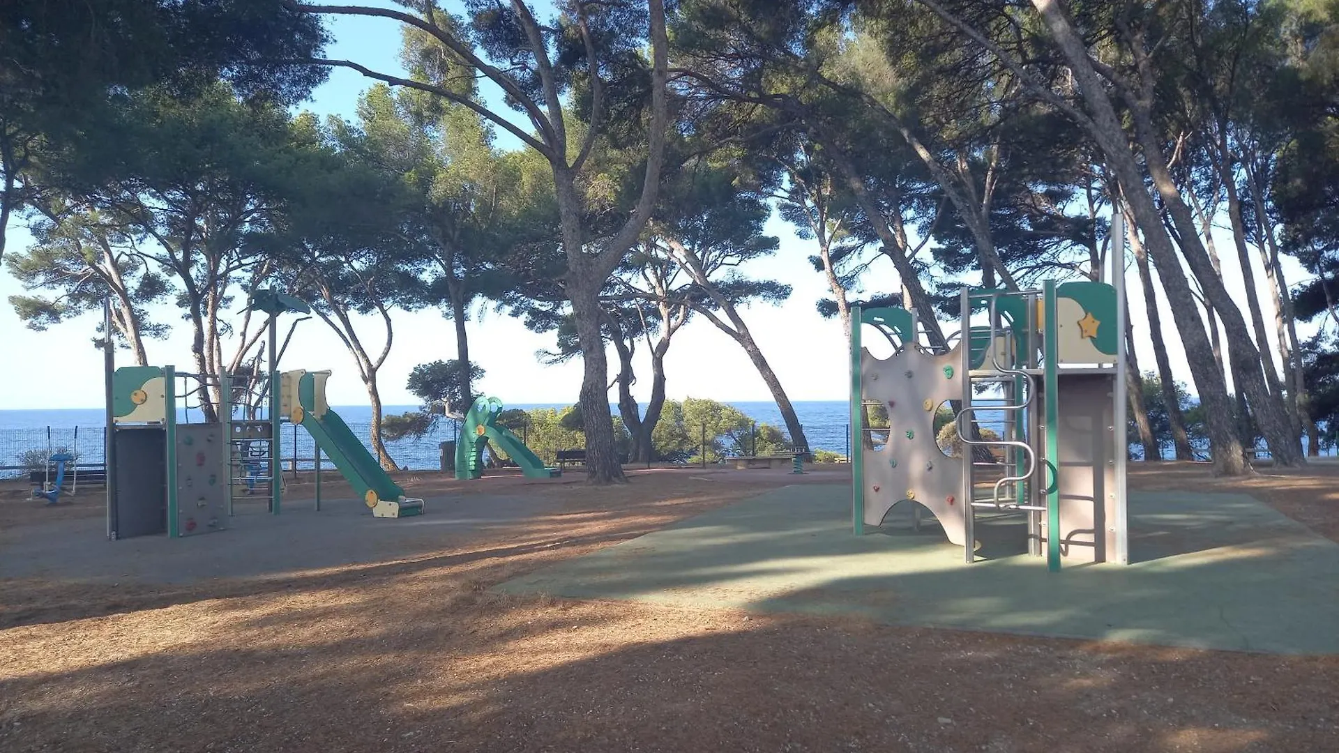 Bandol, T3, Les Pieds Dans L'Eau, Presqu'Ile Du Capelan Apartment France